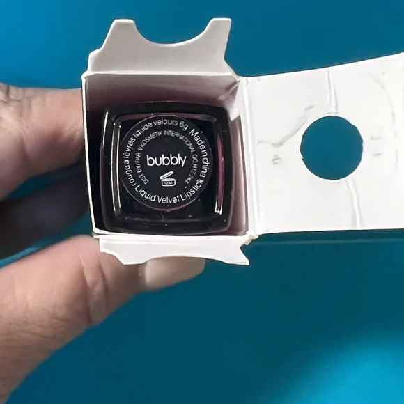 V Kosmetik CREAMY LIQUID VELVET LIPSTICK- BUBBLY - Picture 6 of 6